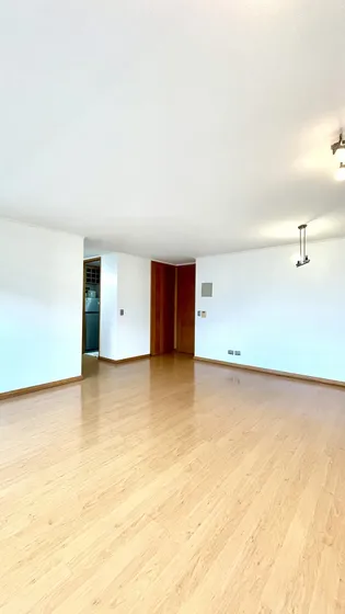 Departamento Grande, Luminoso En El Mejor Sector De Vitacura