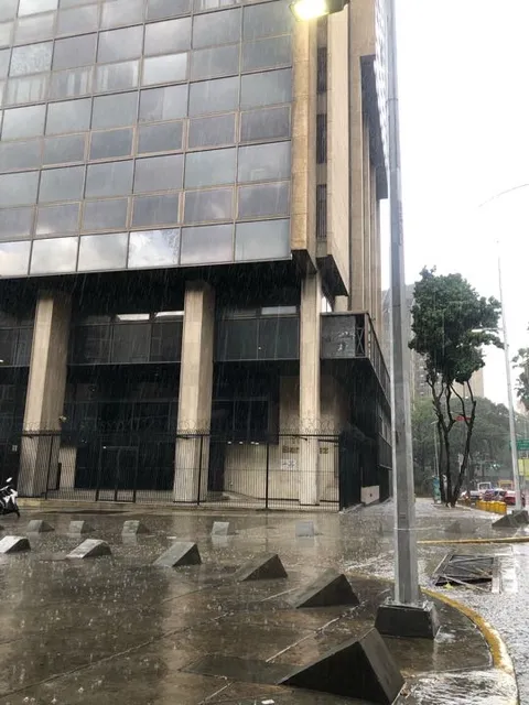Alquiler De Local A Pie De Calle Navarro, Diagonal Al  Boulevard De Sabana Grande. Diagonal Al Gran Café.     604 M2  Ma06