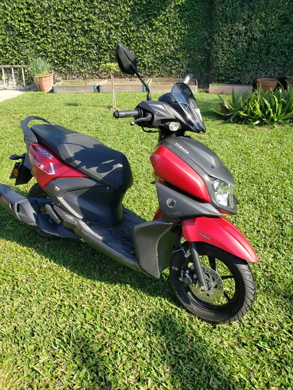 Scooter Yamaha Ray Zr 2023 Sólo 2050 Km.