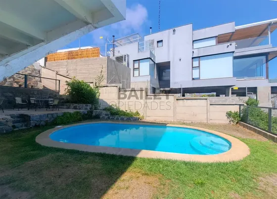 Casa En Arriendo De 7 Dorm. En Viña Del Mar