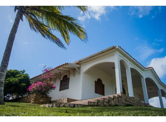 Finca De 70 Hectareas En Piritu - Falcon Con Posada