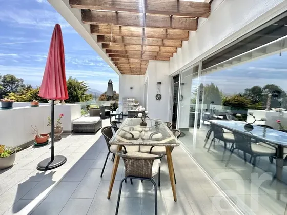 Marbella, Luminoso Departamento Con Vista Lejana Al Mar