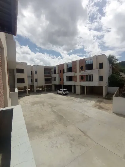 Se Vende Apto Res. Delicias Suites , La Cooperativa Maracay