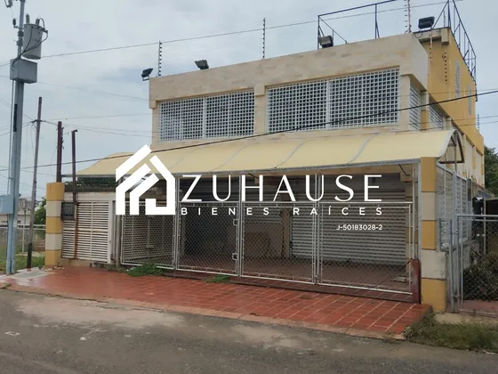  Edificio Con Locales / Oficinas En La Urb San Miguel
