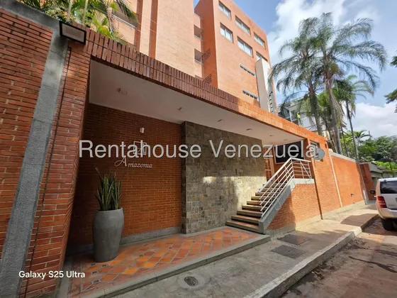 Apartamento En Venta Las Mercedes Tipo Penthouse Unificado Con Acabados De Lujo Y Doble Ascensor Privado #26-18707 Darlys