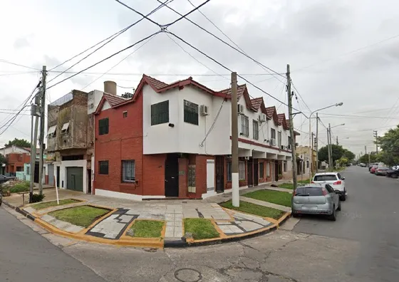 Ph Tipo Dúplex 3 Ambientes Al Frente Y Con Entrada Independiente.  Excelente Estado!! Apto Credito!