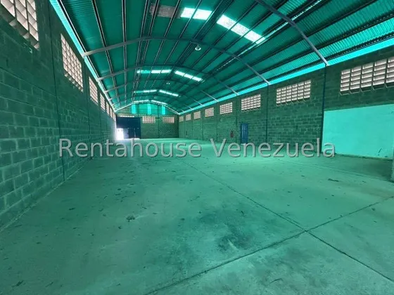Jean Pavon Tiene Excelente Galpón En Alquiler En La Avenida Florencio Jimenez En El Oeste De Barquisimeto Lara 7 7 9 9