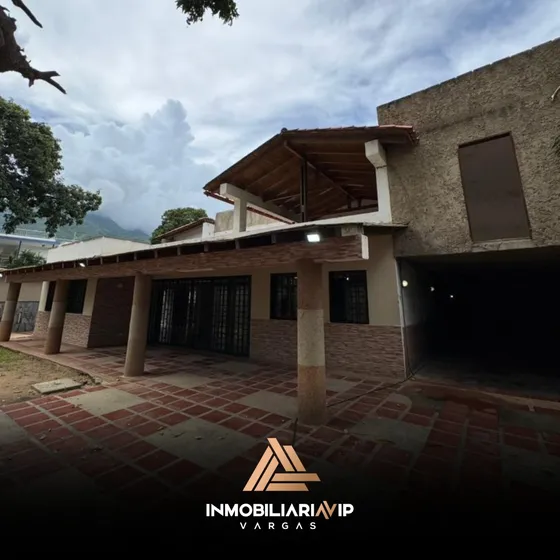 Ref 003 - 766   Grupo Inmobiliaria Vip Te Ofrece En Venta Quinta Para Remodelar  Palmareste  Estado La Guaira.