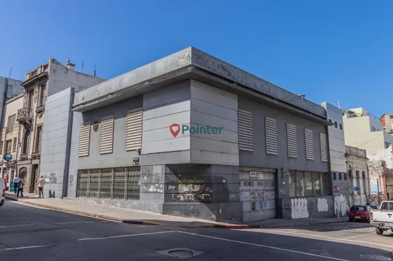 Excelente Propiedad/ Local Comercial/ Estacionamiento/ Lubricentro/ Deposito