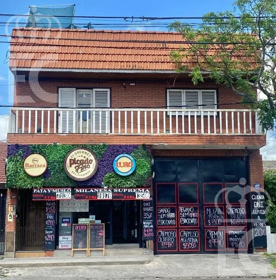 Venta En Bloc 1 Local Comercial   1 Galpón En Pb  Y 2 Deptos. De 3 Ambientes En El 1er. Piso