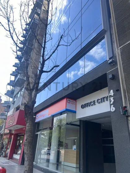 Venta Oficina Desocupada Frente Plaza Italia