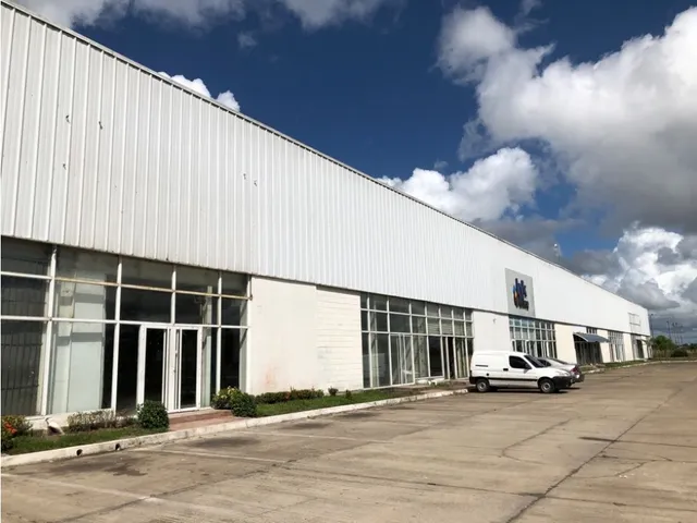 Local En Centro Industrial Puerta Del Sur