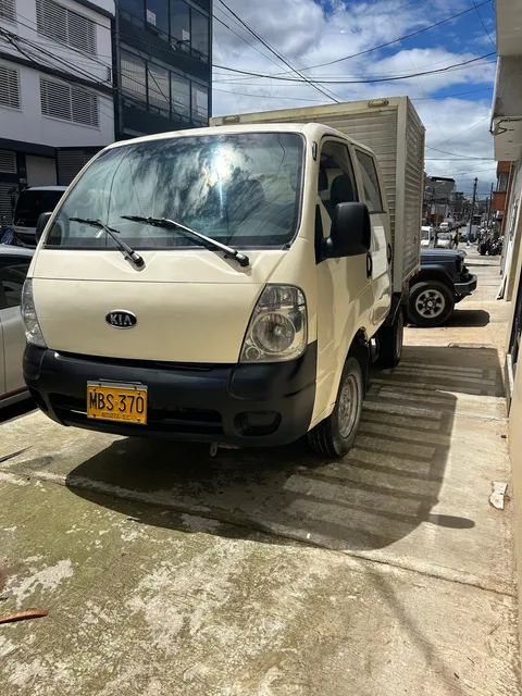 Kia K2700