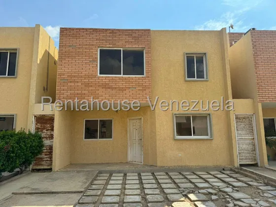 Venta De Towmhouse En Obra Gris Conjunto Villa Roraima