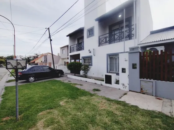 Chalet 4 Ambientes C/quincho, Cochera- Zona Iv Miramar