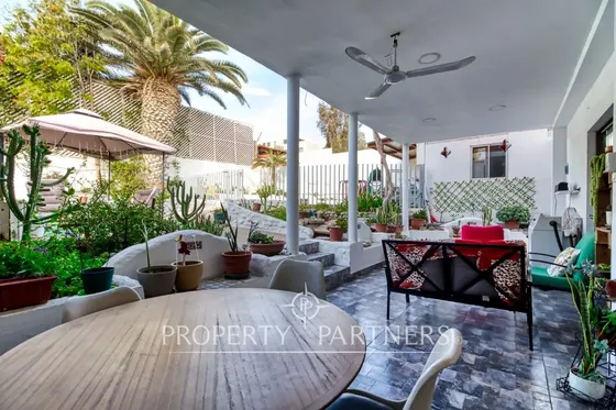 Venta Casa 7 Dormitorios, Jardines De Sur