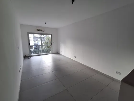Departamento Monoambiente Al Frente - Inmejorable Ubicacion En Bernal Centro