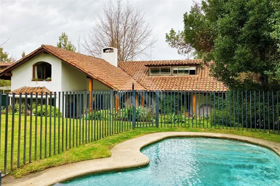 Casa En Venta 4d, 5b. Las Condes