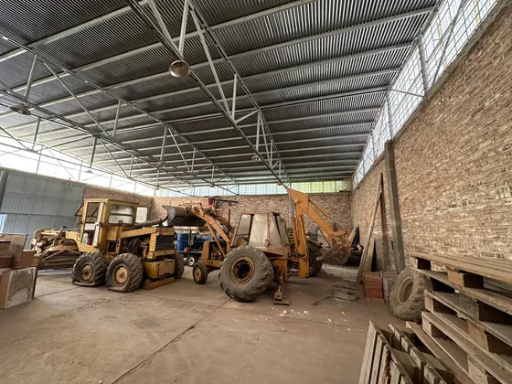 Se Alquila Galpon Con Casa,  Calle Bruno Moron, Maipu, Mza