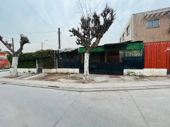 Amplia Casa En Santa Julia, Macul 3 Dormitorios