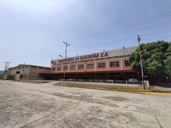 Galpòn En La Zona Industrial El Nepe, Municipio Guacara A 500 M De Ciudad Traki.