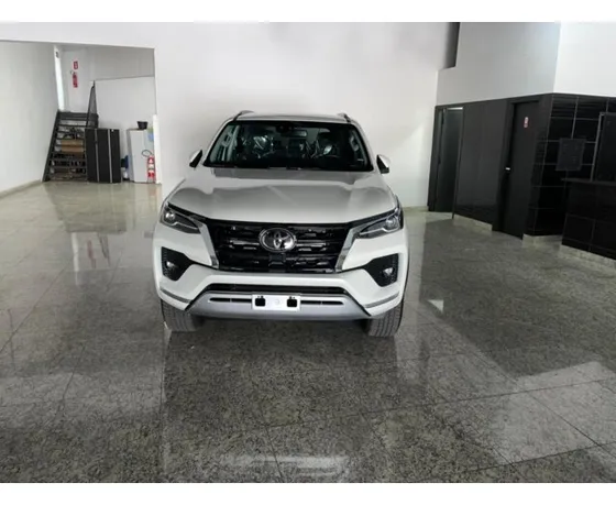 Toyota Hilux Sw4 2.8 D-4d Turbo Diesel Srx Platinum 7l 4x4 Automático