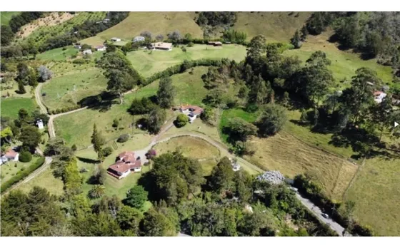 Vendo Finca La Ceja Antioquia, Vía A Llano Grande 2,7 Hectáreas 