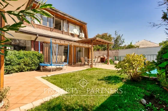 Venta De Gran Casa En La Reina, Cercana Al Colegio...