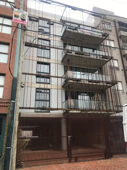 Depto Dos Amb/ Semipiso Con Cochera 