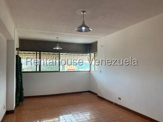 Oportunidad De  Apartamento En Venta En Colinas De Bello Monte #25-16733 Np