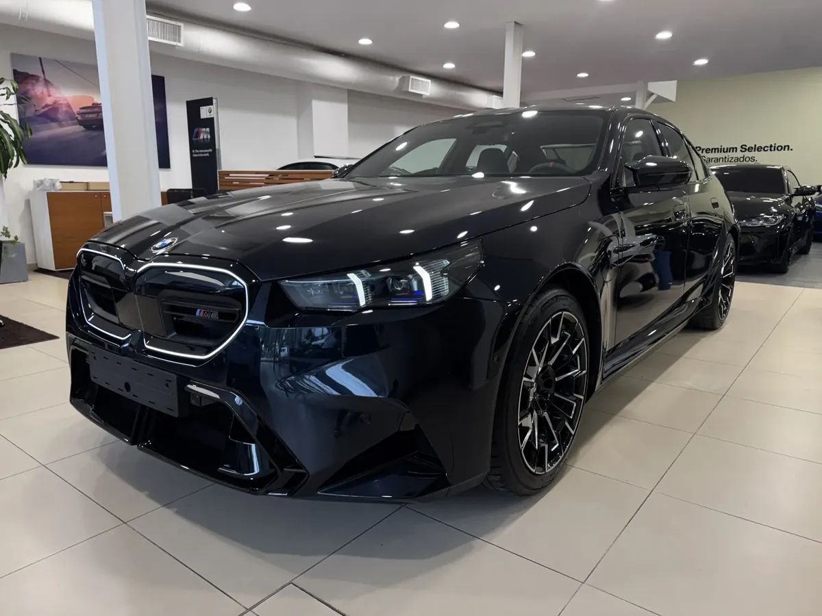 BMW M5 4.4 Sedan 727Cv