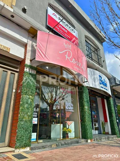 Local Comercial Y Departamentos En Block En Berazategui