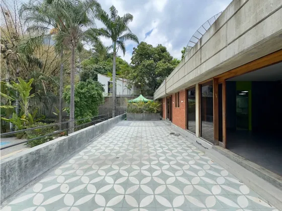 Alquilo Local Comercial 55m2 Los Chorros 2352