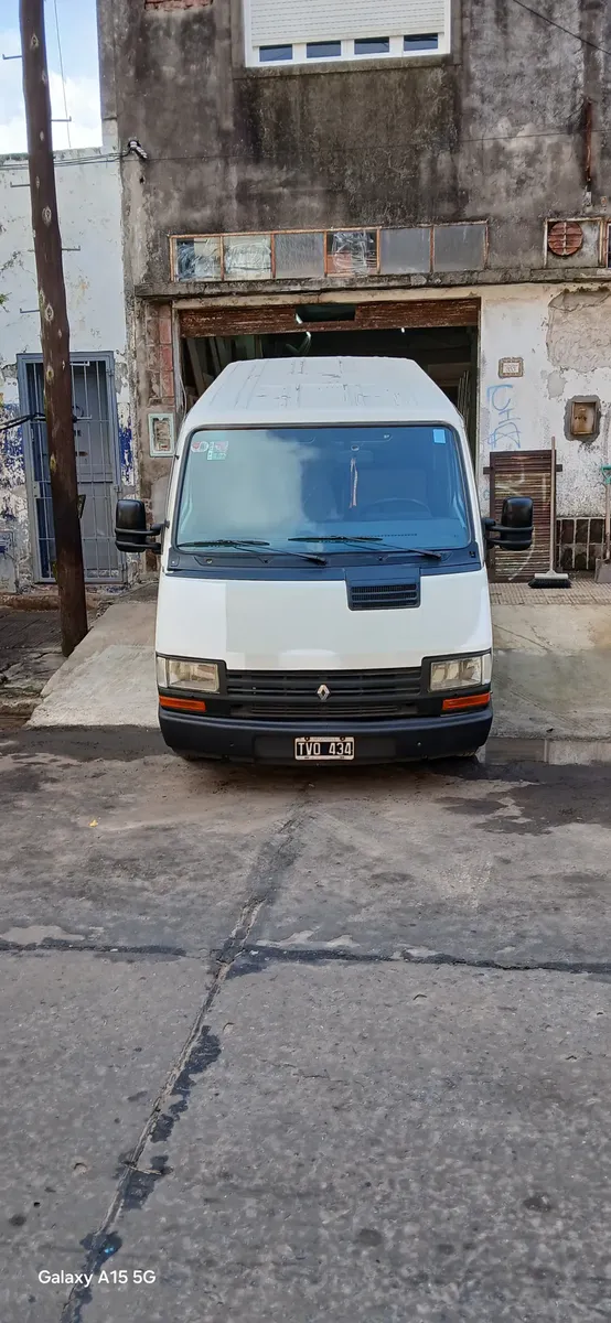 Renault Trafic508333482669527041
