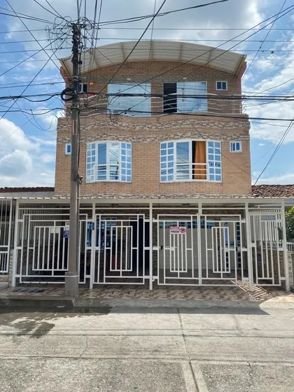 Se Vende Y / O Permuta Casa Multifamiliar Tres Pisos Zamorano Palmira
