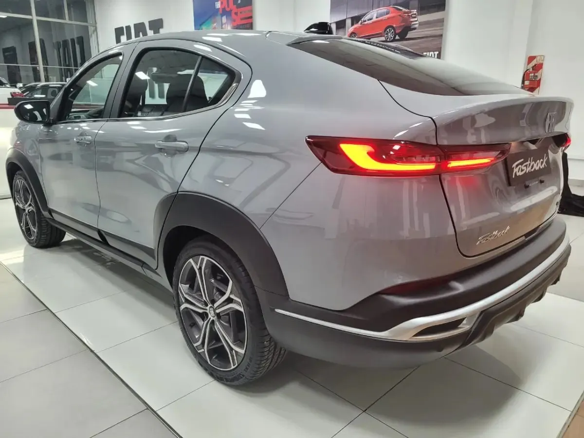 Fiat FASTBACK 1.3 T270 At6564905446045143043
