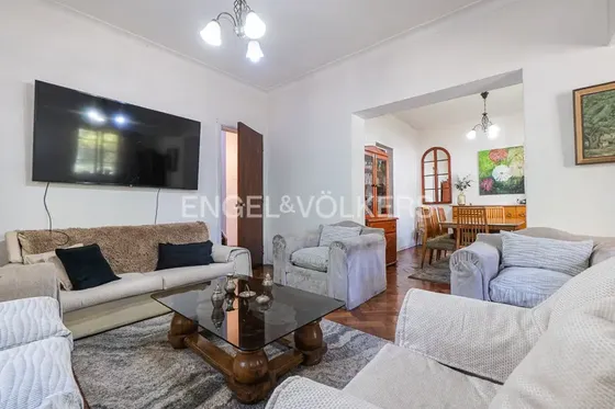 Amplia Casa Familiar 5d, En Excelente Sector De Ñuñoa