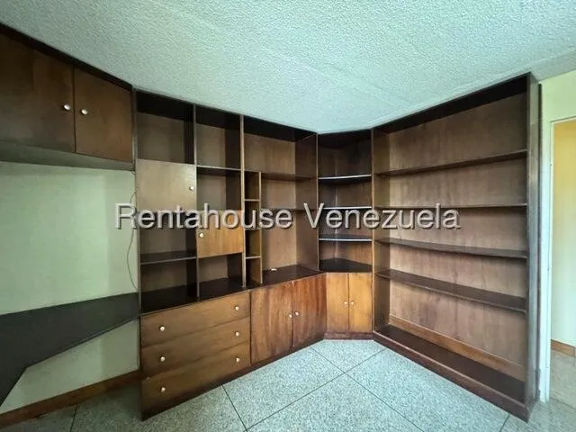 Mayra Lara Rah Te Ofrece Apartamento En Alquiler De 3 Habitaciones, 2 Baños, 1 P/e, Cocina Empotrada, Closet, Urbanización La Mora, Cabudare, Cercano A La Universidad