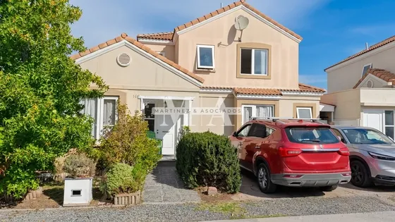 Casa En Venta 4d/3b + Suite + Ampliaciones + Condominio Lag
