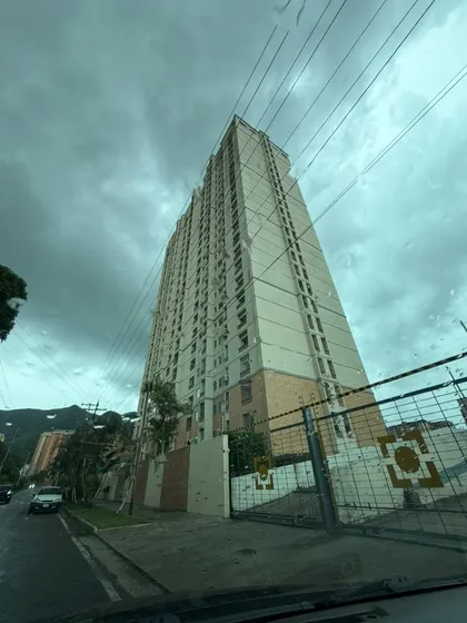 Ad, Alquiler Apartamento Residencias Taguay , Cerca Del Centro Comercial Sambil.