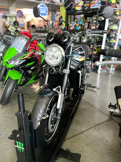 Kawasaki Z900 Rs 2023