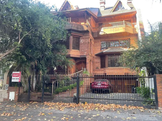 Excelente Residencia - En Belgrano R- Ideal Uso Familiar O Embajada-jardín Y Piscina.