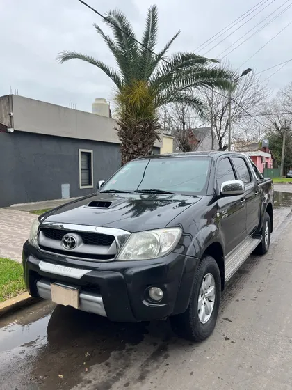 Toyota Hilux 3.0 Cd Srv Cuero I 171cv 4x4 5at