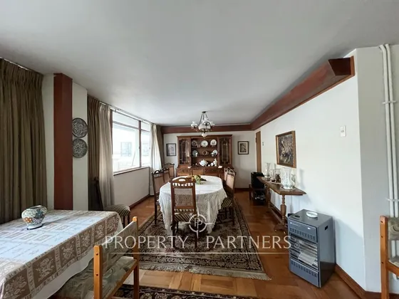 En Venta Amplio Departamento Central Ideal Para Of...