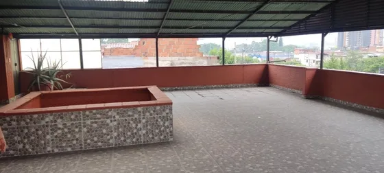 Casa Itagui Grande Terraza Con Techo Excelente Sector
