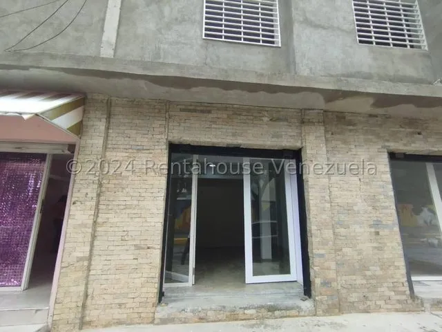Local Comercial En Alquiler En Barquisimeto Urb Fundalara Posee 28m2 A Pie De Calle Ideal Para Adaptarse A Distintas Necesidades Cod 25 12557 Comunícate Soy Gabi Irastorza                             