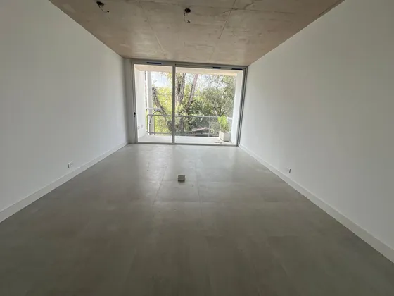 Venta Oficina C/cochera  Y Balcón- P. Leloir