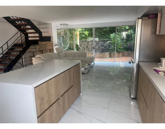Increible Oportunidad De Vivir En Casa En Altos Del Poblado Medellin