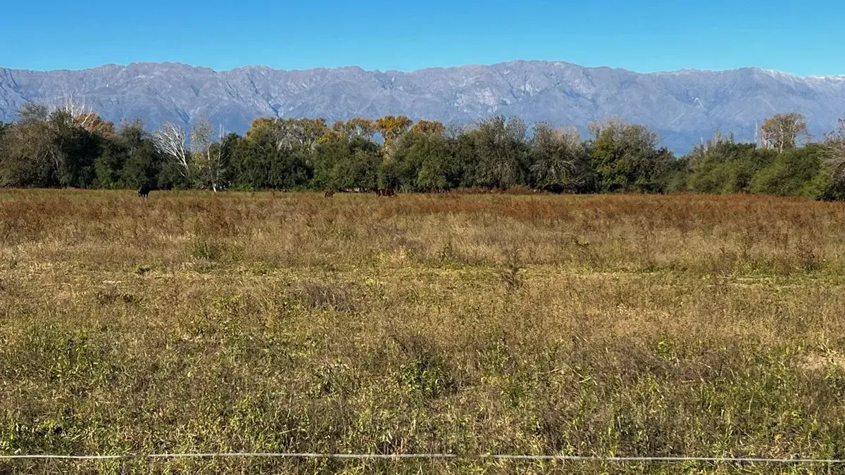 Sale of Plots with Utilities and Title Deed in Villa Dolores, Traslasierra
