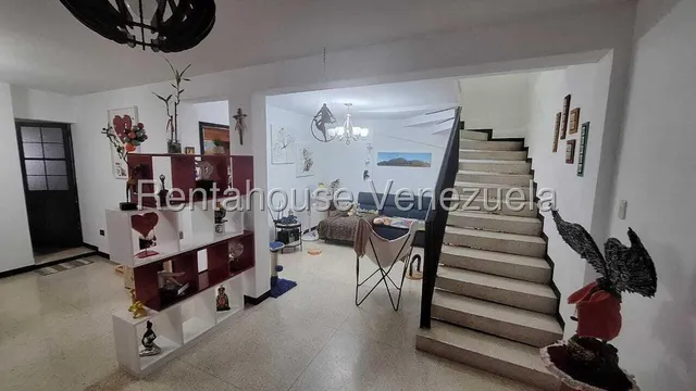 En Venta Casa Adosada En La California Norte Mls #25-21451
